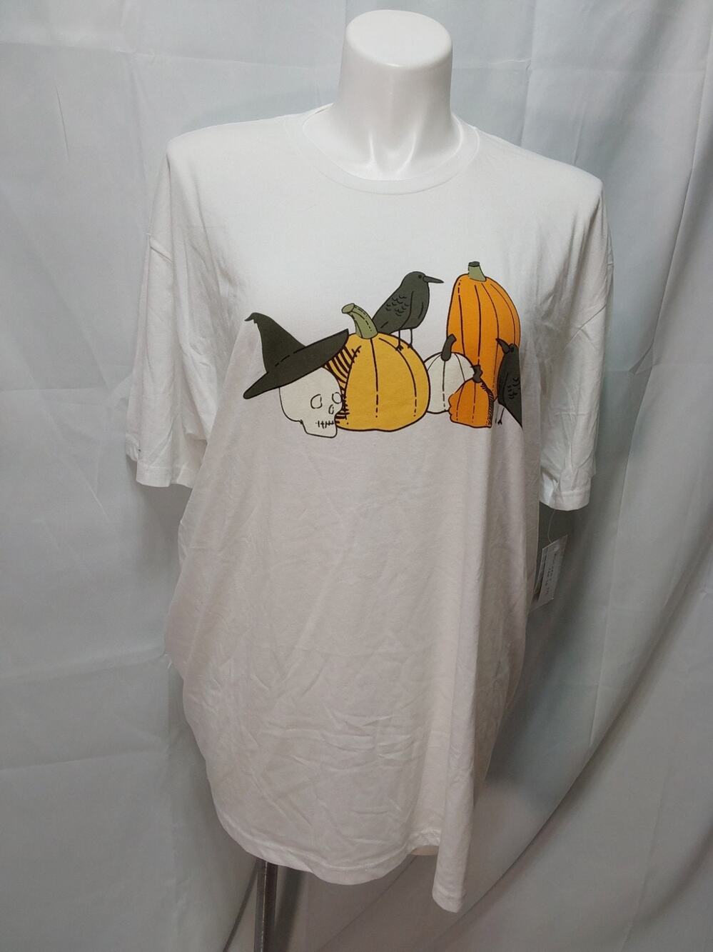 LuLaRoe Rocker T 3X White Pumpkin, Crows, And Skull T-Shirt #L218